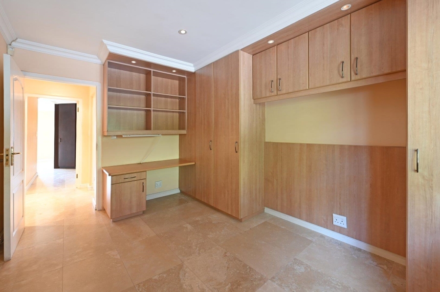 To Let 3 Bedroom Property for Rent in Fish Hoek Western Cape